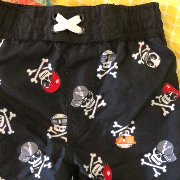 Circo Swim Trunks Skulls ☠️ 12M - Picture 2 of 3